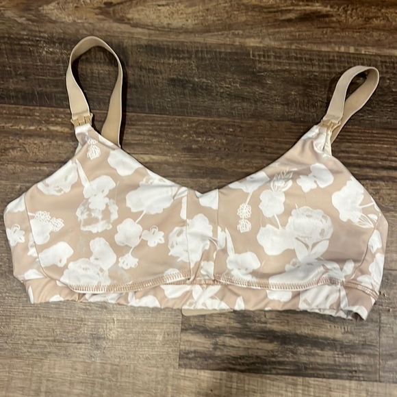 ollie gray Intimates & Sleepwear Ollie Gray The Anywhere Nursing